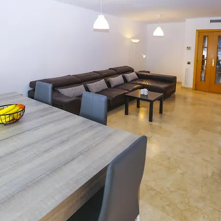 Bruselas 2 Family House Cambrils